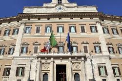Facciata_Palazzo_Montecitorio_mini