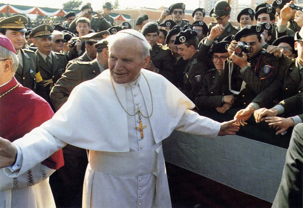 Giovanni Paolo II tra i militari 1989