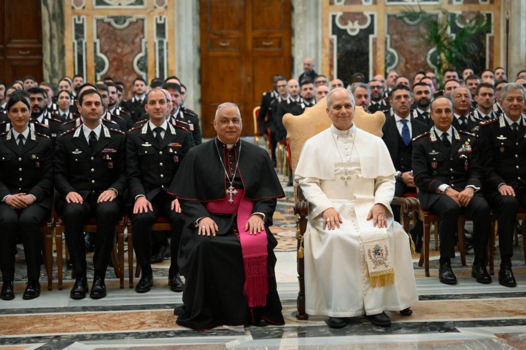 Il Santo Padre incontra i Carabinieri della Compagnia San Pietro home