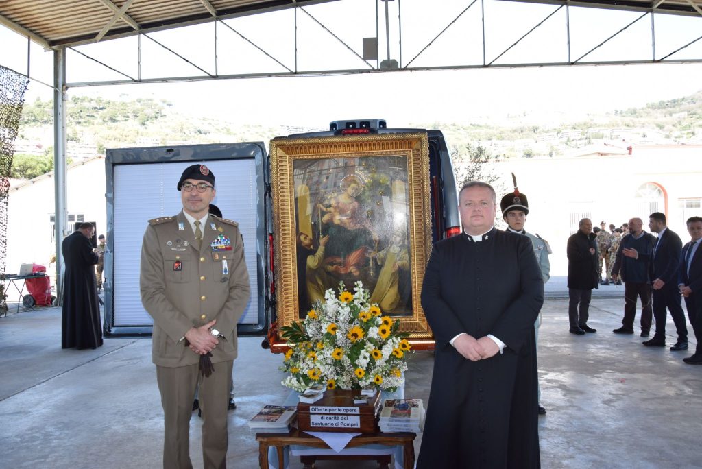 Il quadro della Madonna di Pompei dai Cavalleggeri guide 26
