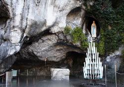 Lourdes_mini