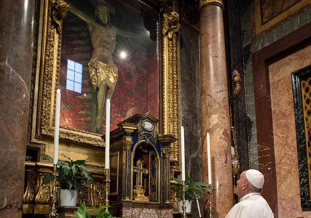 Papa in adorazione