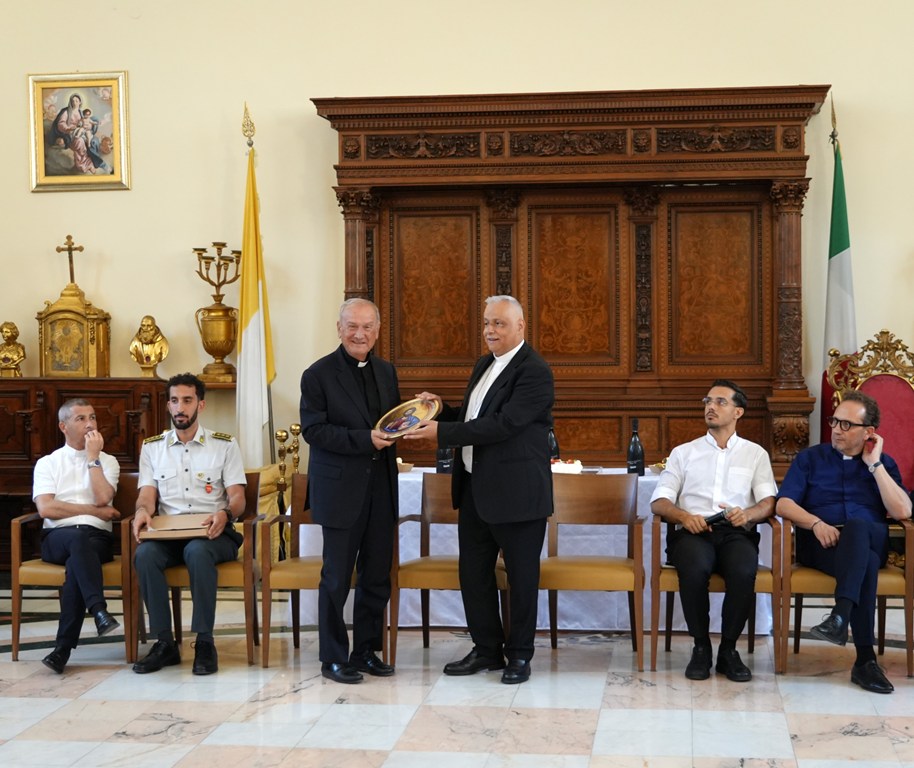 Foto saluto mons. Siddi 3