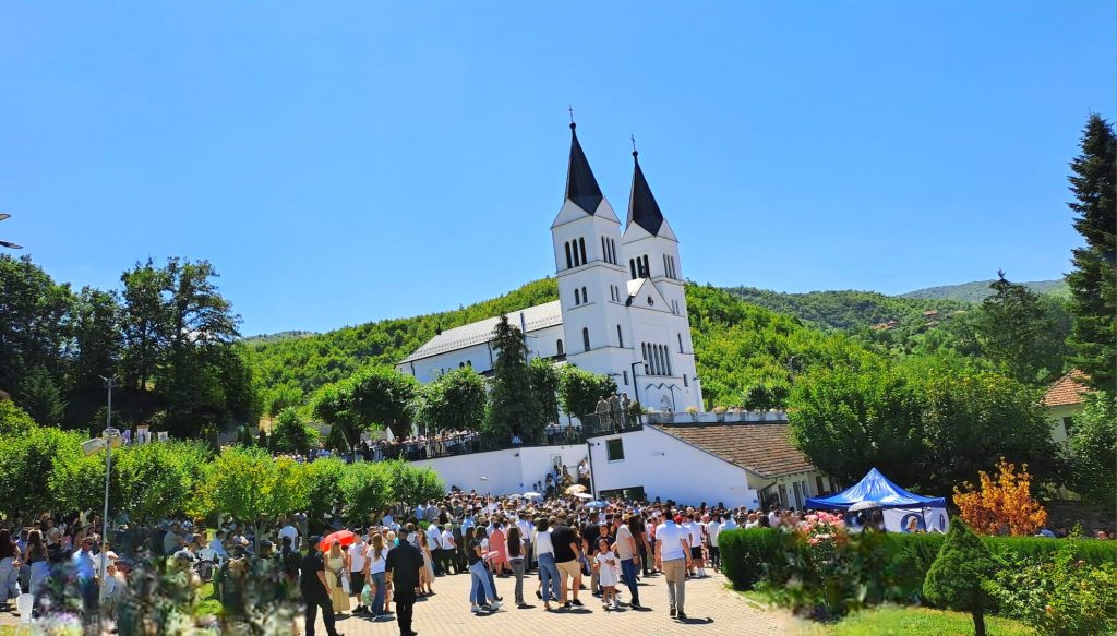 PELLEGRINAGGIO MILITARE KFOR ALLA MADONNA NERA DI LETNICA home